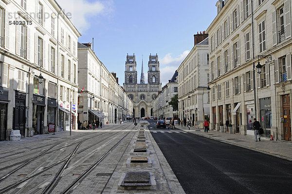 Rue Jeanne d'Arc  Straße  Kathedrale Sainte-Croix  Orleans  Departement Loiret  Centre  Frankreich  Europa  ÖffentlicherGrund