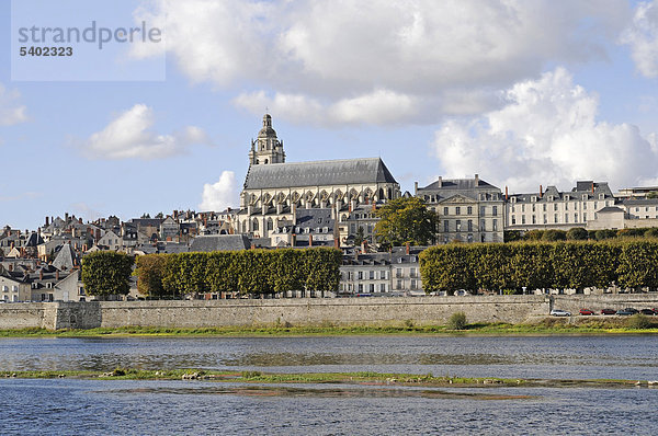 Kathedrale Saint-Louis  Fluss Loire  Blois  Departement Loir-et-Cher  Centre  Frankreich  Europa  ÖffentlicherGrund