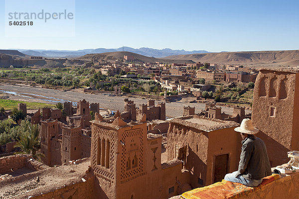 Marokko  Nordafrika  Afrika  Süden Marokkos  Atlas  Bergen  Bergen  Ait Ben Haddou  Kasbah  kulturelle Erbe von Welt  Gebäude  Bau  Dorf