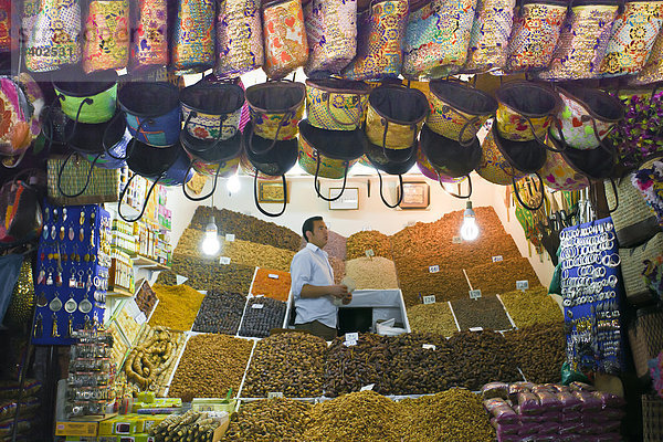 Marokko  Nordafrika  Afrika  Marrakesch Medina  Wirtschaft  Handel  Shop  Gewürze