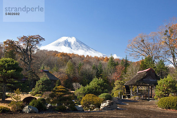 Japan  November  Asien  Berg Fuji  Dorf  Oshino  Masuno-Ya wachen  Garten  Teich  Idylle  Asien