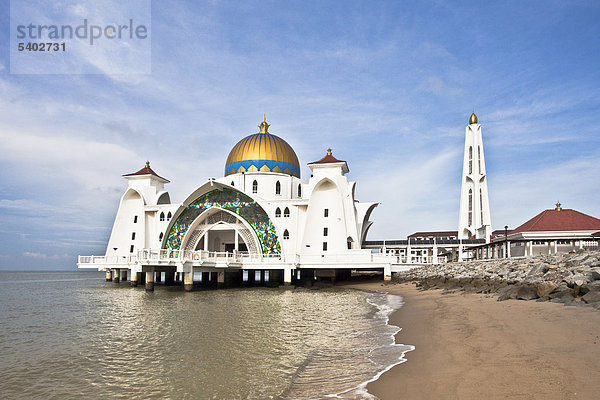 Kuppel Strand Küste Großstadt Meer Architektur Turm Asien Kuppelgewölbe Malaysia Moschee