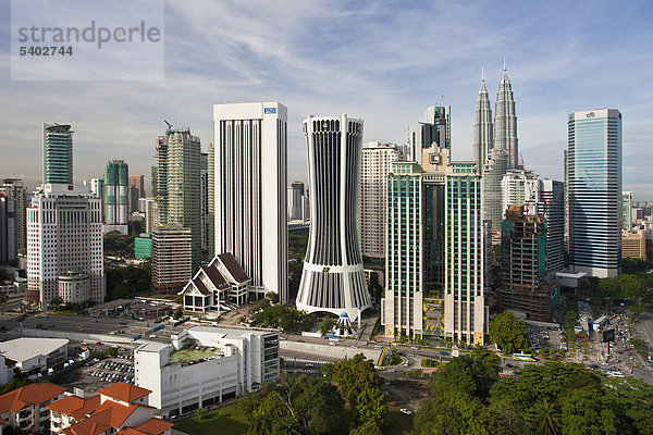 Kuala Lumpur Hauptstadt Skyline Skylines bauen Gebäude Stadt Großstadt Asien Malaysia Petronas Towers