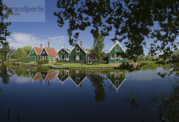 Niederlande  Europa  Holland  Zaandam  Open-Air  Museum  Zaanse Schans  Stadt  Dorf  Wasser  Sommer  Reflections