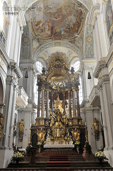 Hochaltar  Altarbereich  Kirche St. Peter  Alter Peter  Peterskirche  München  Bayern  Deutschland  Europa