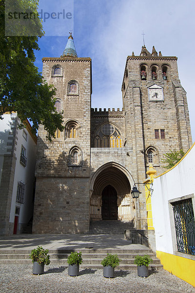 Se Kathedrale  Santa Maria  Evora  Unesco Weltkulturerbe  Alentejo  Portugal  Europa