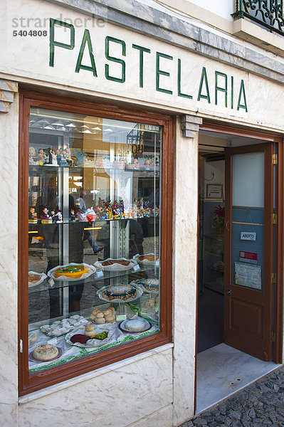 Traditioneller Bäckereiladen  Evora  Alentejo  Portugal  Europa