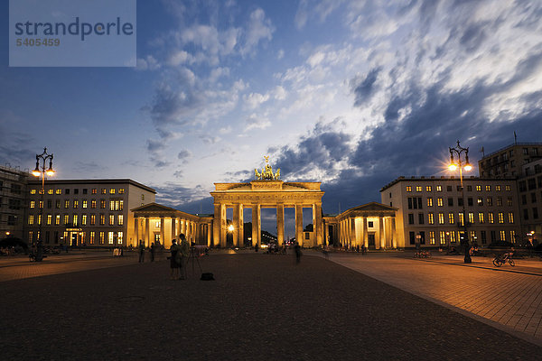 Brandenburger Tor  Nachtaufnahme  Berlin  Deutschland  Europa