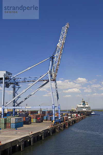 Containerschiff  Port von Corinto  Nicaragua