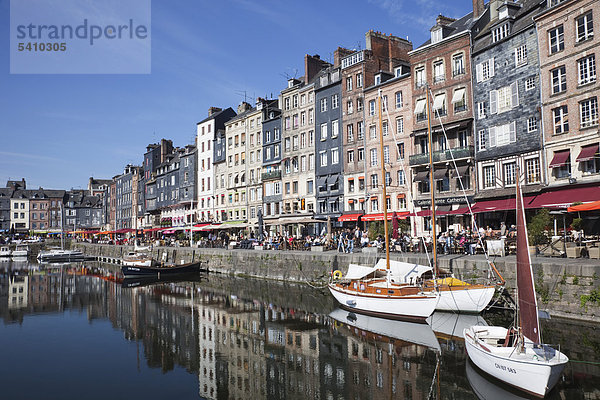 Europa  Frankreich  Normandie  Honfleur  Waterfront  Tourismus  Reisen  Urlaub  Urlaub