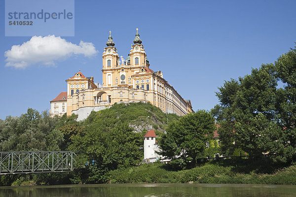 Europa  Österreich  Wachau  Melk  Stift Melk  Stift  Donau  Donau  Donau River  Fluss  Flüsse  UNESCO Weltkulturerbe  Tourismus  Reisen  Urlaub  Urlaub