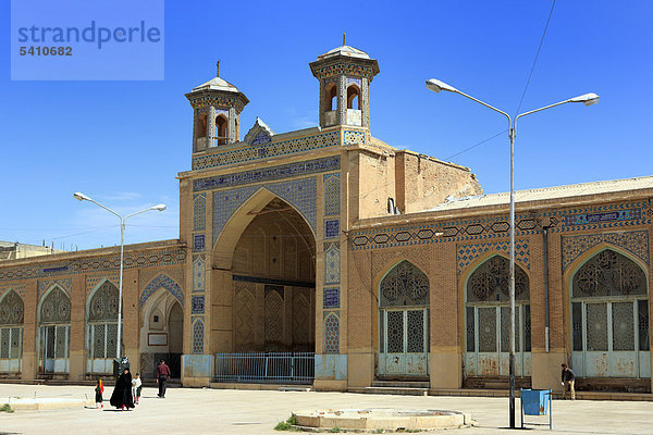 Iran  Iranian  Persien  Persisch  Nahost  Nahen Osten  Westasien  Reise  Reisen  Reiseziele  Welt Standorte  Stadt  Stadt  Architektur  Gebäude  Shiraz  Provinz Fars  neue Moschee  Muslim  islamische