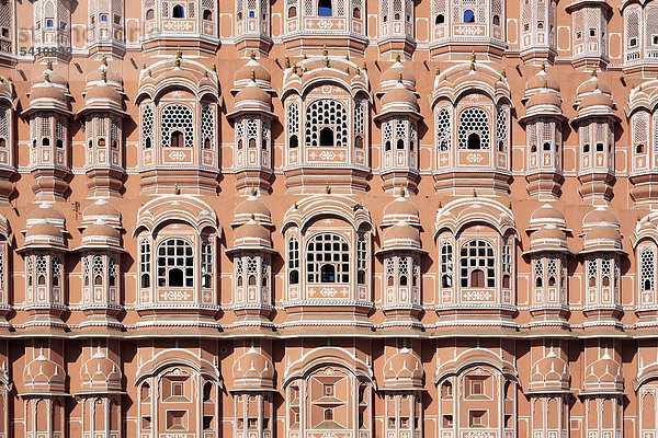 Asien  Asien  Indien  indische  Südasien  South Asian  Subkontinent  Architektur  Gebäude  kulturelle  Kultur  touristische Attraktion  traditionell  Reisen  Reiseziele  Orte der Welt  Stadt  Stadt  Rajasthan  Hawa Mahal  Jaipur  1790er Jahre  18.