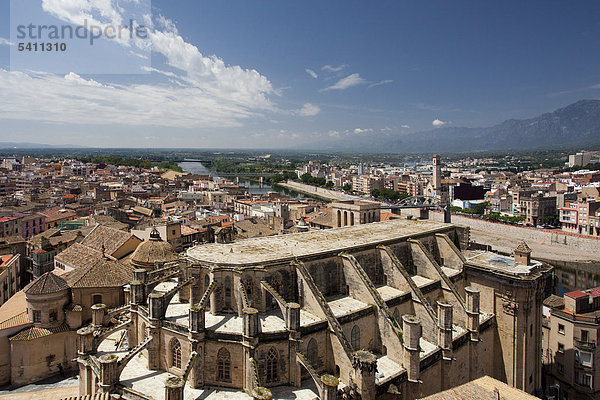 Spanien  Europa  Tarragona  Tortosa  Stadt  Kathedrale  Ebro  Fluss  Brücke  Dächer