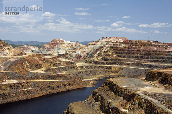 Spanien  Europa  Andalucia  Rio Tinto  Minen  Unbewohnt  Stausee  trocken  mir  Terrassen