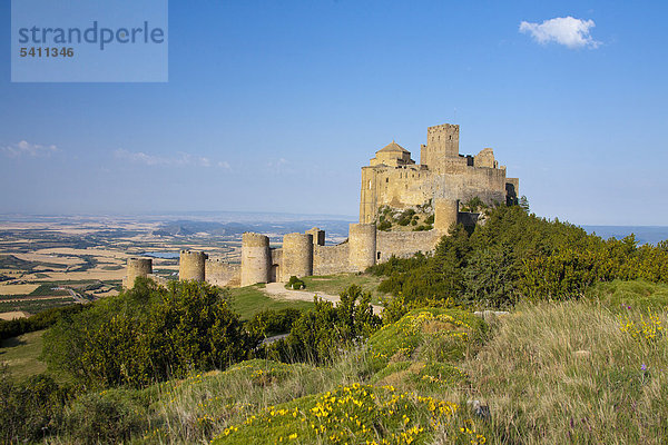 Spanien  Europa  Aragon  Region  Loarre  Burg  schön  Burg  bunt  neugierig  riesige  Landschaft  Berg  Pyrenäen  Remote  Felsen