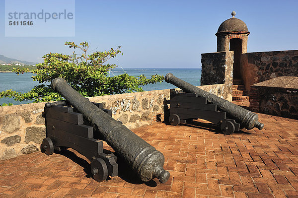 Alte  Spanisch Fort  Fort  Museo Fortaleza  Colonial  San Felipel  Puerto Plata  Dominikanische Republik  Turm  Karibik  Waffen  Kanone