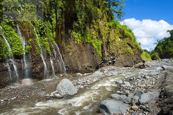 Gedongkayang  Indonesien  Asien  Java  Urwald  Dschungel  Regen Wald  Natur  Bach  Fels  Klippe  Wasserfälle
