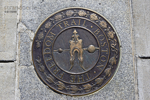 Plakette des Freedom Trail in Boston  Massachusetts  New England  USA
