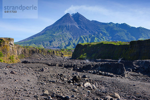 Merapi  Indonesien  Asien  Java  Berg  Vulkan  Vulkanismus  Geologie  Krater  Rauch  Lava  Titel  Spuren  Vulkan  eruption