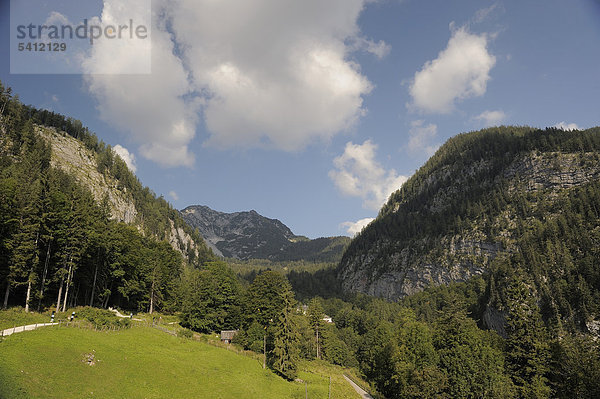 Weg zum Salzbergwerk  Hallstatt  Salzburg  Österreich  Europa