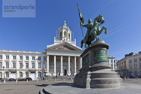 Place Royale  Saint-Jacques-sur-Coudenberg Kirche und Godefroid de Bouillon Statue  Brüssel  Brabant  Belgien  Europa