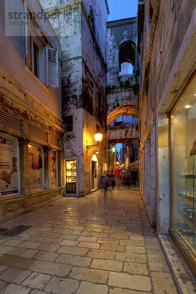 Die Altstadt von Split  Kraj Svetog Ivana  hinter der Porta Ferrea  Mitteldalmatien  Dalmatien  Adriaküste  Kroatien  Europa  ÖffentlicherGrund