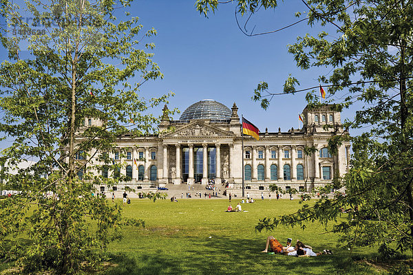 Bundestag im Reichstagsgebäude  Berlin  Deutschland  Europa