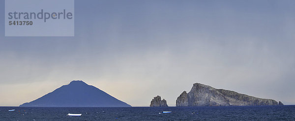 Gewitterstimmung  Stromboli  Liparische Inseln  Sizilien  Italien  Europa