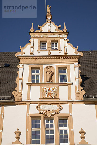 Schloss Neuhaus  bedeutendes Bauwerk der Weserrenaissance in Paderborn  Nordrhein-Westfalen  Deutschland  Europa
