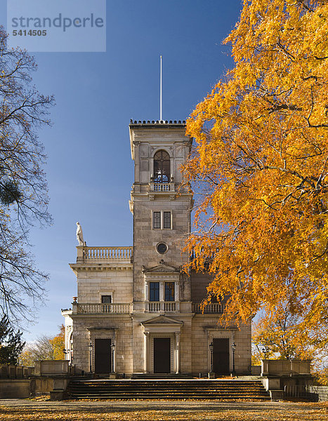 Schloss Albrechtsberg vom Park aus gesehen  Dresden  Sachsen  Deutschland  Europa