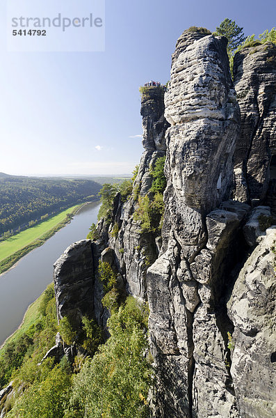 Blick von der Bastei auf die Elbe  Elbsandsteingebirge  Sächsische Schweiz  Sachsen  Deutschland  Europa