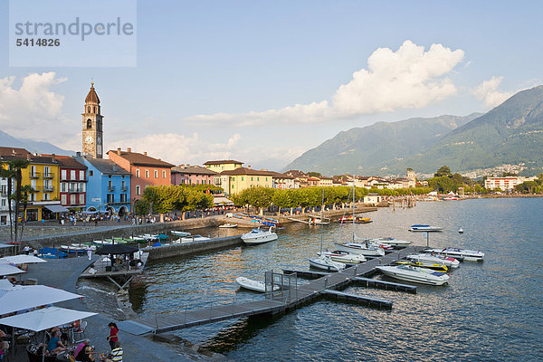 Blick auf Ascona  Boote  Lago Maggiore  Tessin  Schweiz  Europa