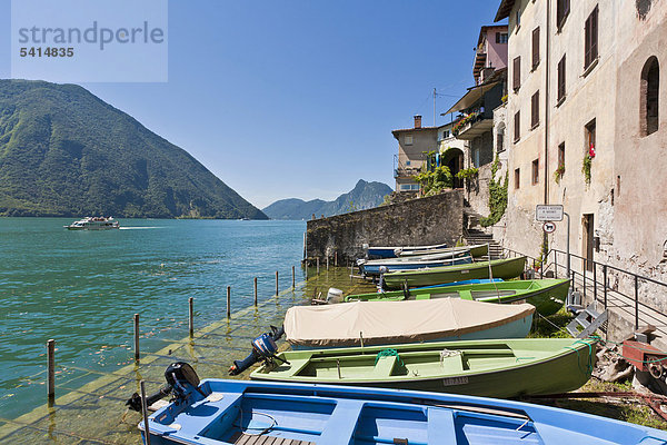 Fischerboote in Gandria am Luganer See  Luganersee  Lago di Lugano  Tessin  Schweiz  Europa