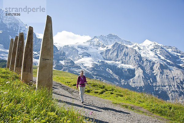 Wandern in den Schweizer Bergen  Berner Oberland  Grindelwald  Schweiz  Europa