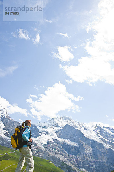 Wandern in den Schweizer Bergen  Berner Oberland  Grindelwald  Schweiz  Europa