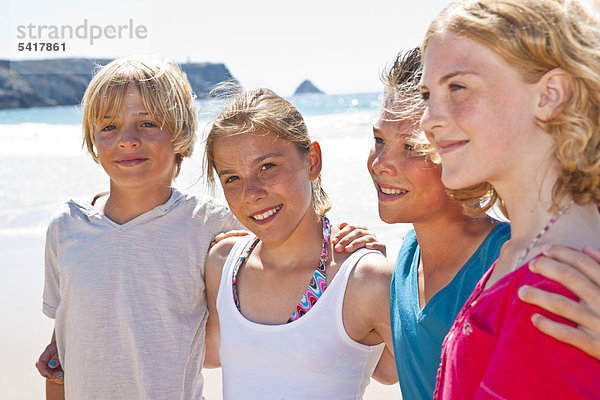 Teenager am Strand