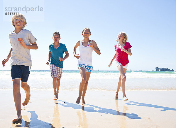 Teenager am Strand