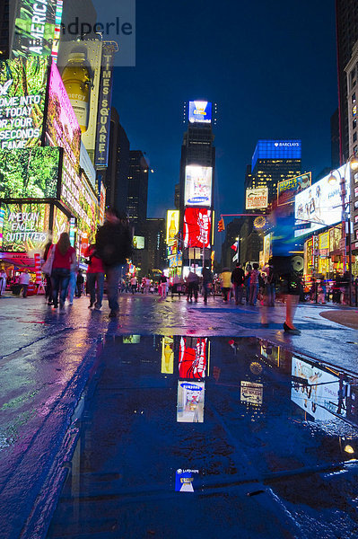 Vereinigte Staaten von Amerika USA New York City Manhattan Times Square