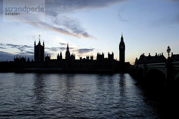 Großbritannien Gebäude Parlamentsgebäude groß großes großer große großen Big Ben