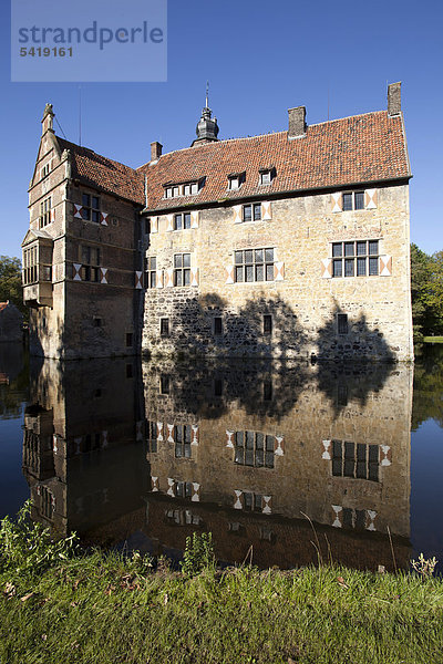 Wasserburg Burg Vischering  Lüdinghausen  Kreis Coesfeld  Münsterland  Nordrhein-Westfalen  Deutschland  Europa