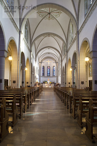 Wallfahrtsbasilika  Wallfahrtskirche  neuromanische dreischiffige Hallenkirche  Wallfahrtsort Werl  Kreis Soest  Nordrhein-Westfalen  Deutschland  Europa