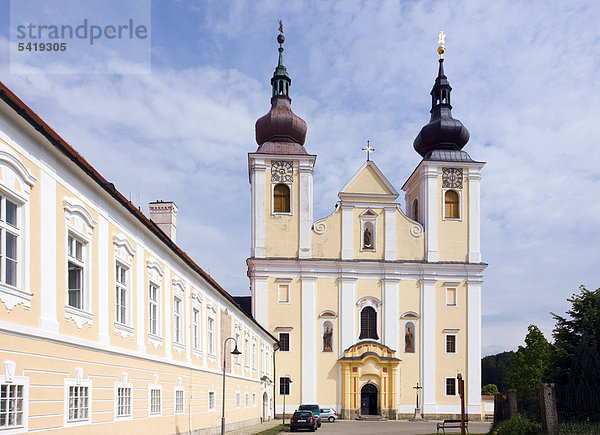 Das Kloster und die Klosterkirche St. Peter und Paul  Nova Rise  Bezirk Jihlava  Region Vysocina  Tschechische Republik  Europa
