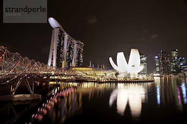 Marina Bay Sands Hotel und das Art and Science Museum in der Innenstadt von Singapur  Asien