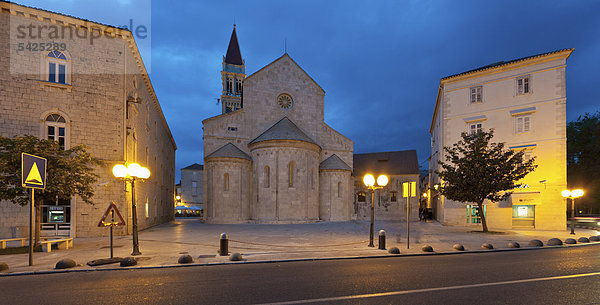 Kirche Saint Jean Baptiste  Altstadt  UNESCO Weltkulturerbe  Trogir  Region Split  Mitteldalmatien  Dalmatien  Adriaküste  Kroatien  Europa  ÖffentlicherGrund