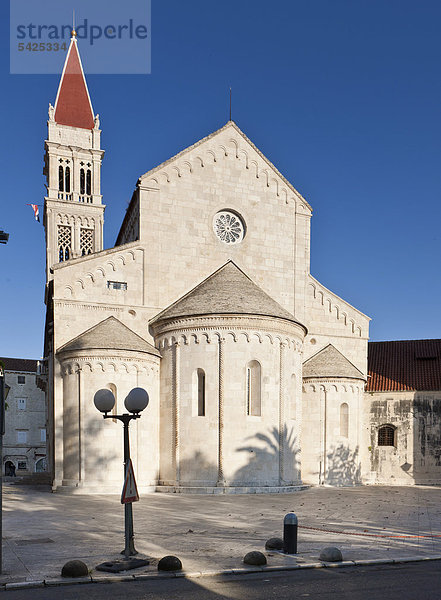 Kirche Saint Jean Baptiste  Altstadt Trogir  UNESCO Weltkulturerbe  Region Split  Mitteldalmatien  Dalmatien  Adriaküste  Kroatien  Europa  ÖffentlicherGrund
