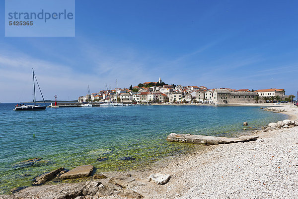 Europa Strand Ansicht Kroatien Dalmatien Halbinsel Primosten