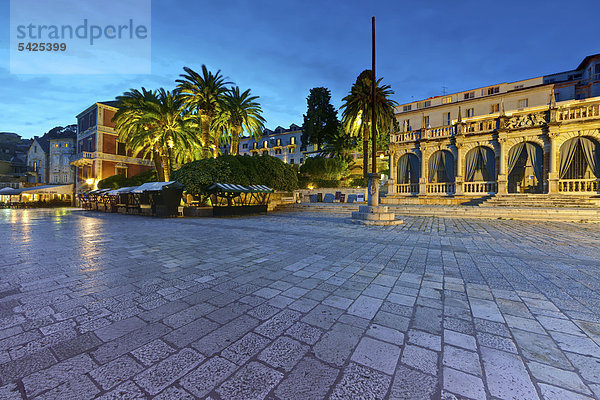 Venezianische Loggia  Hotel Palace am Hafen  Stadt Hvar  Insel Hvar  Mitteldalmatien  Dalmatien  Adriaküste  Kroatien  Europa  ÖffentlicherGrund