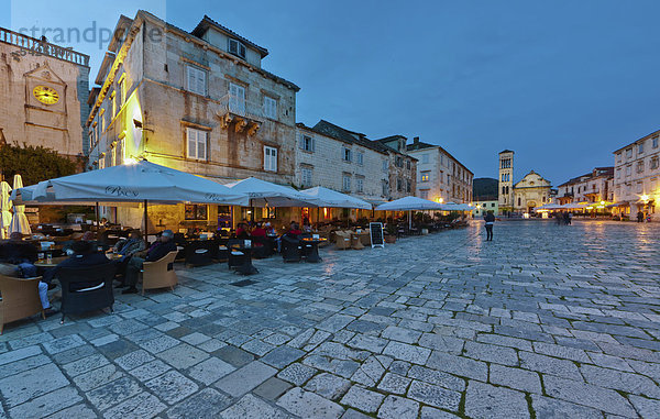 Stefansplatz  Kathedrale Sveti Stjepan  Stadt Hvar  Insel Hvar  Mitteldalmatien  Dalmatien  Adriaküste  Kroatien  Europa  ÖffentlicherGrund