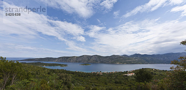 Blick auf die Adria vor Korcula  Insel Korcula  Mitteldalmatien  Dalmatien  Adriaküste  Kroatien  Europa  ÖffentlicherGrund